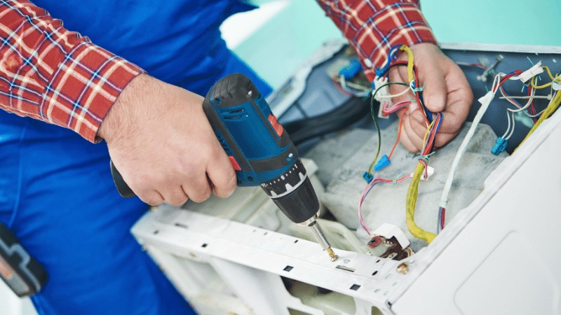 Çeşme Toshiba Toshiba çamaşır makinesi kart tamiri – Su almama arızası orijinal parça ile giderildi. - Teknik servis örneği
